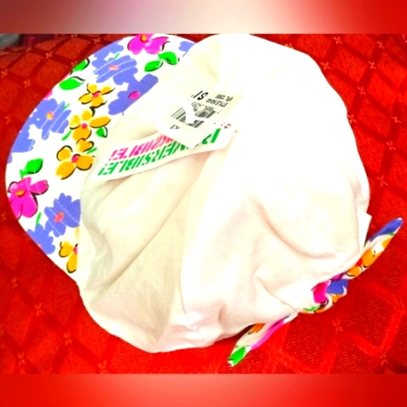 Other - Sunhat Reversible 🤍Cool White🤍 🌞Sunny Yellow🌞